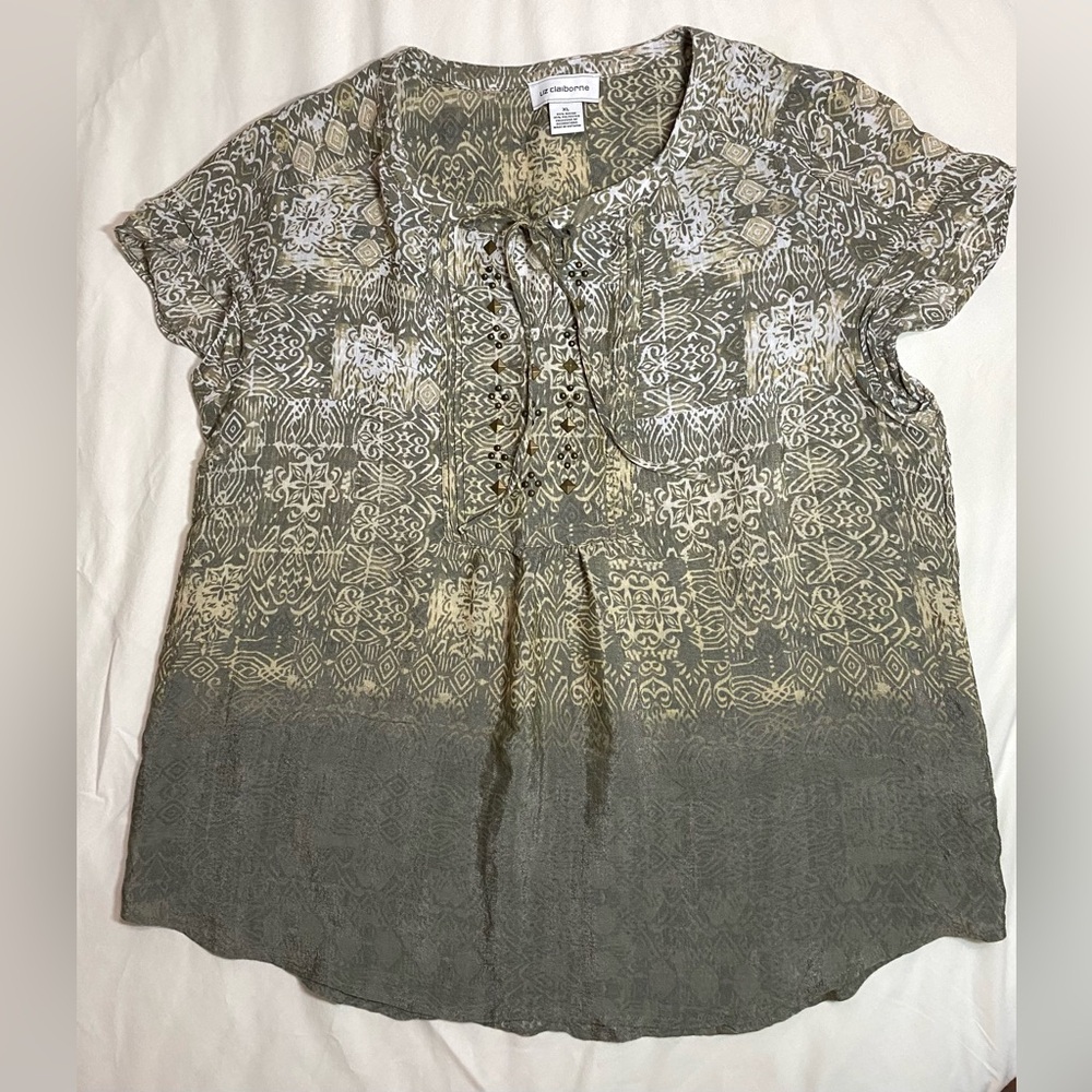 Liz Claiborne XL Olive and Cream Printed Tie-Front Short Sleeve Top - Like New